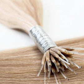 colour: #18/60 Pearl Ash Blonde Highlights
