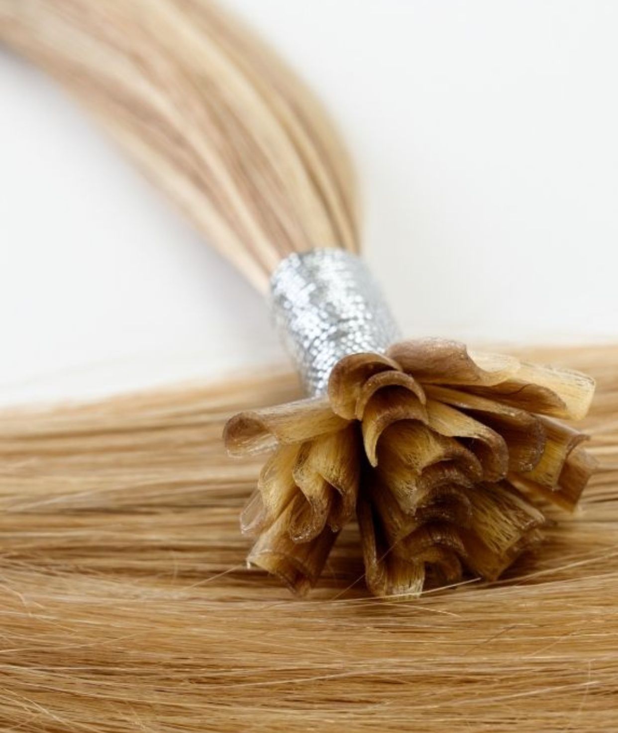 #16/22 Caramel Light Blonde Mix Keratin Bond Hair Extensions