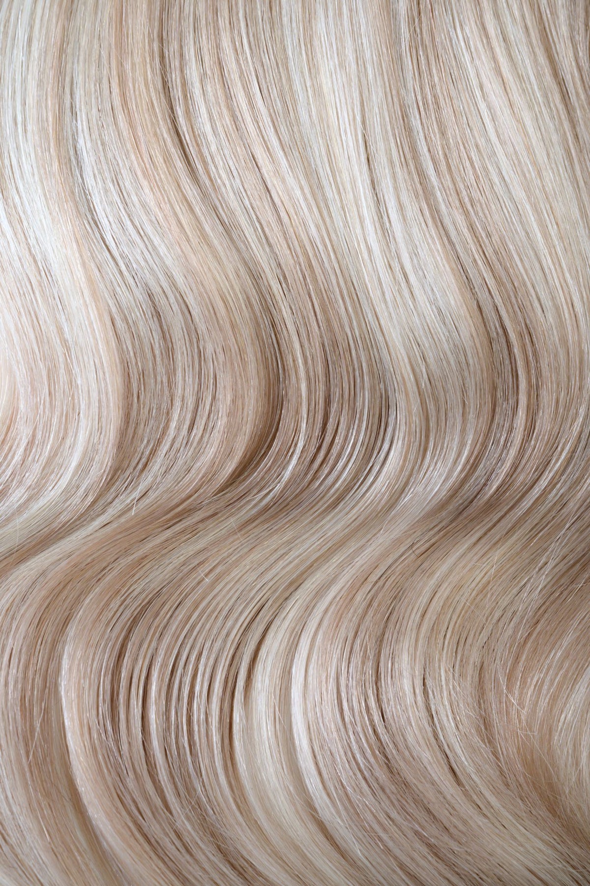 #18/60 Pearl Ash Blonde Highlights Seamless Clip In Hair Extensions