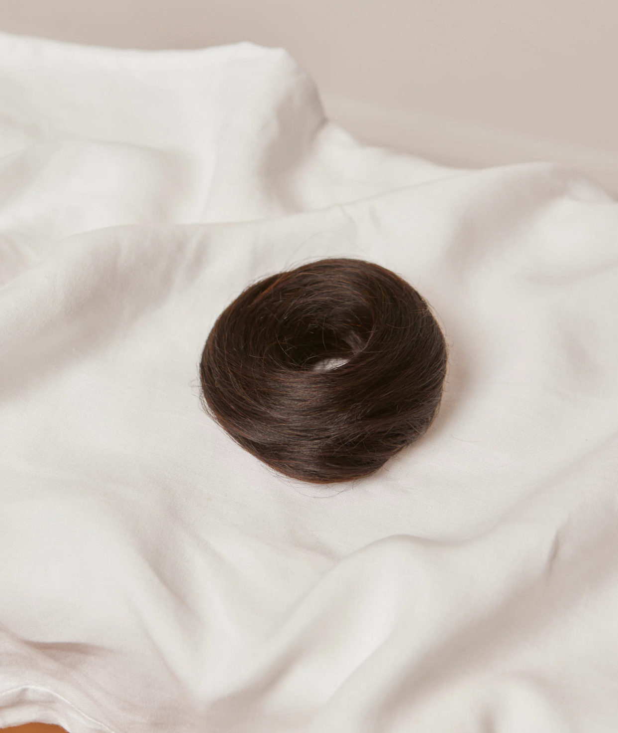 #1BL Darkest Brown Messy Bun