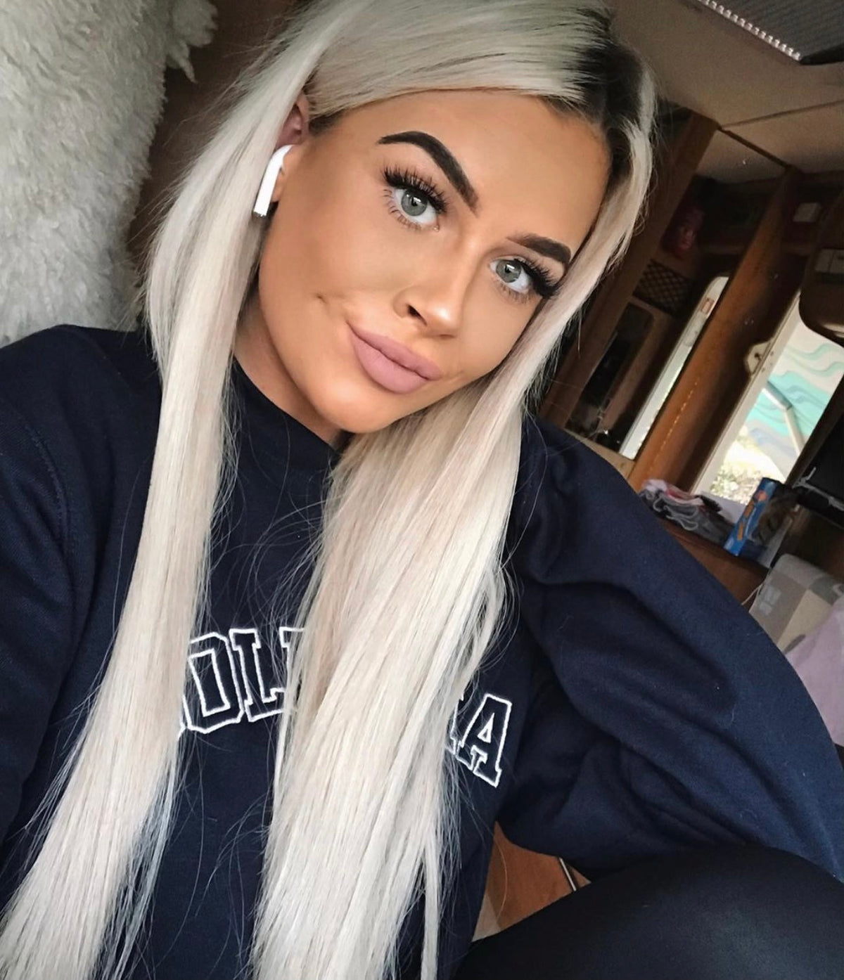#60 Whitest Ash Blonde Ultra Seamless Tape In Extensions(Curly) — Value Grade