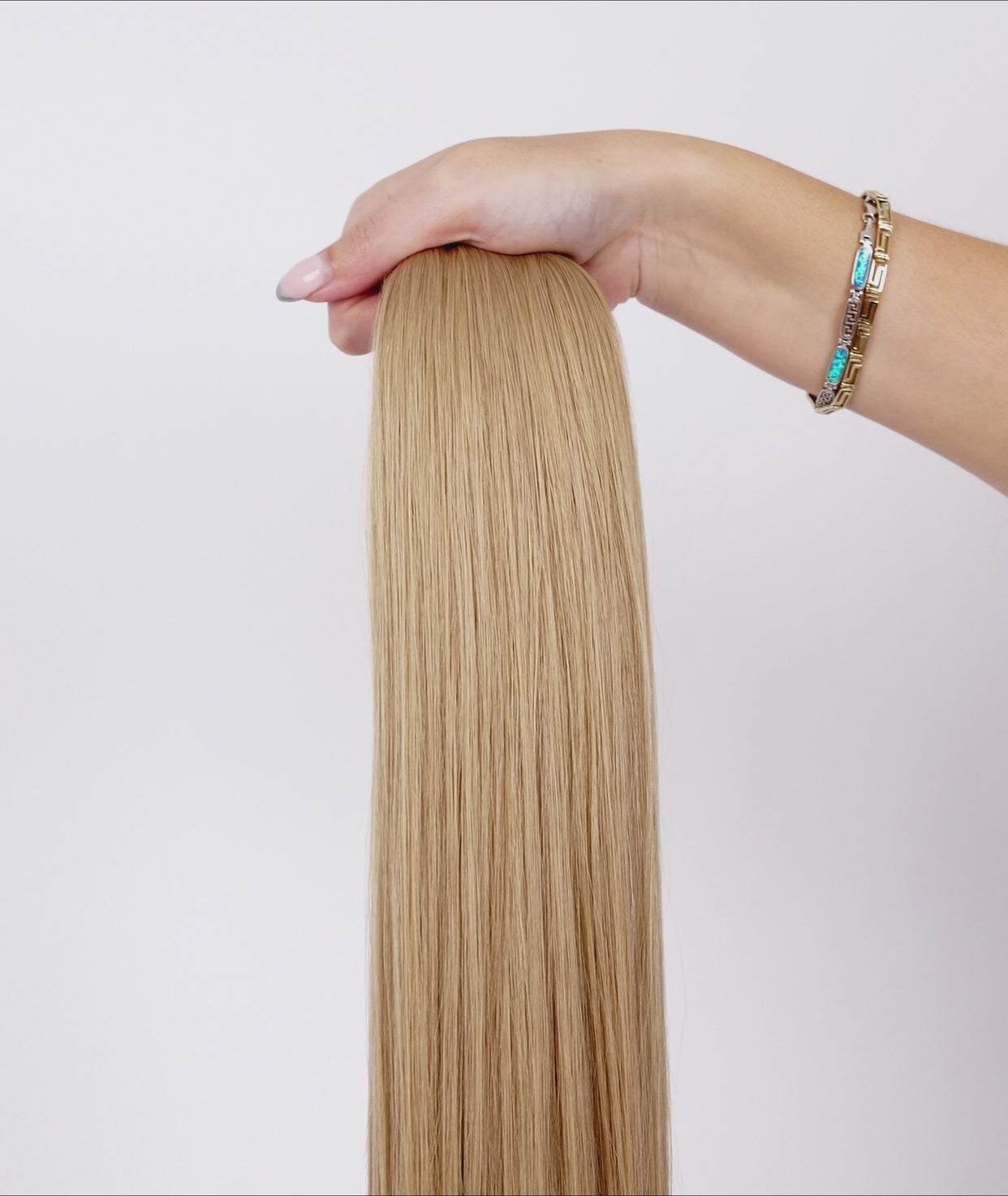 Load video: #Dirty Blonde Superior Butterfly Weft™ Extensions (NEW)