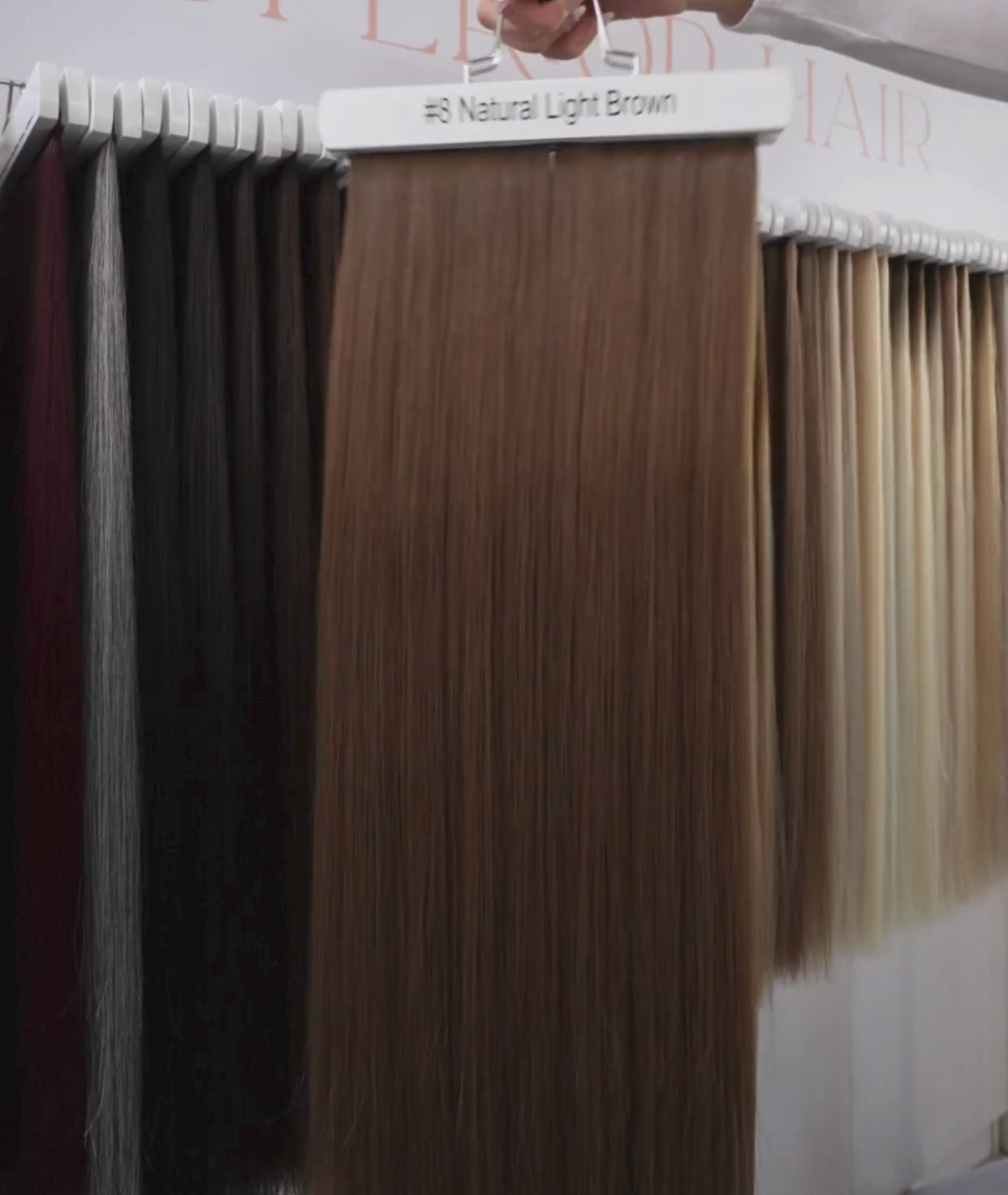 Load video: #8 Natural Light Brown Messy Bun